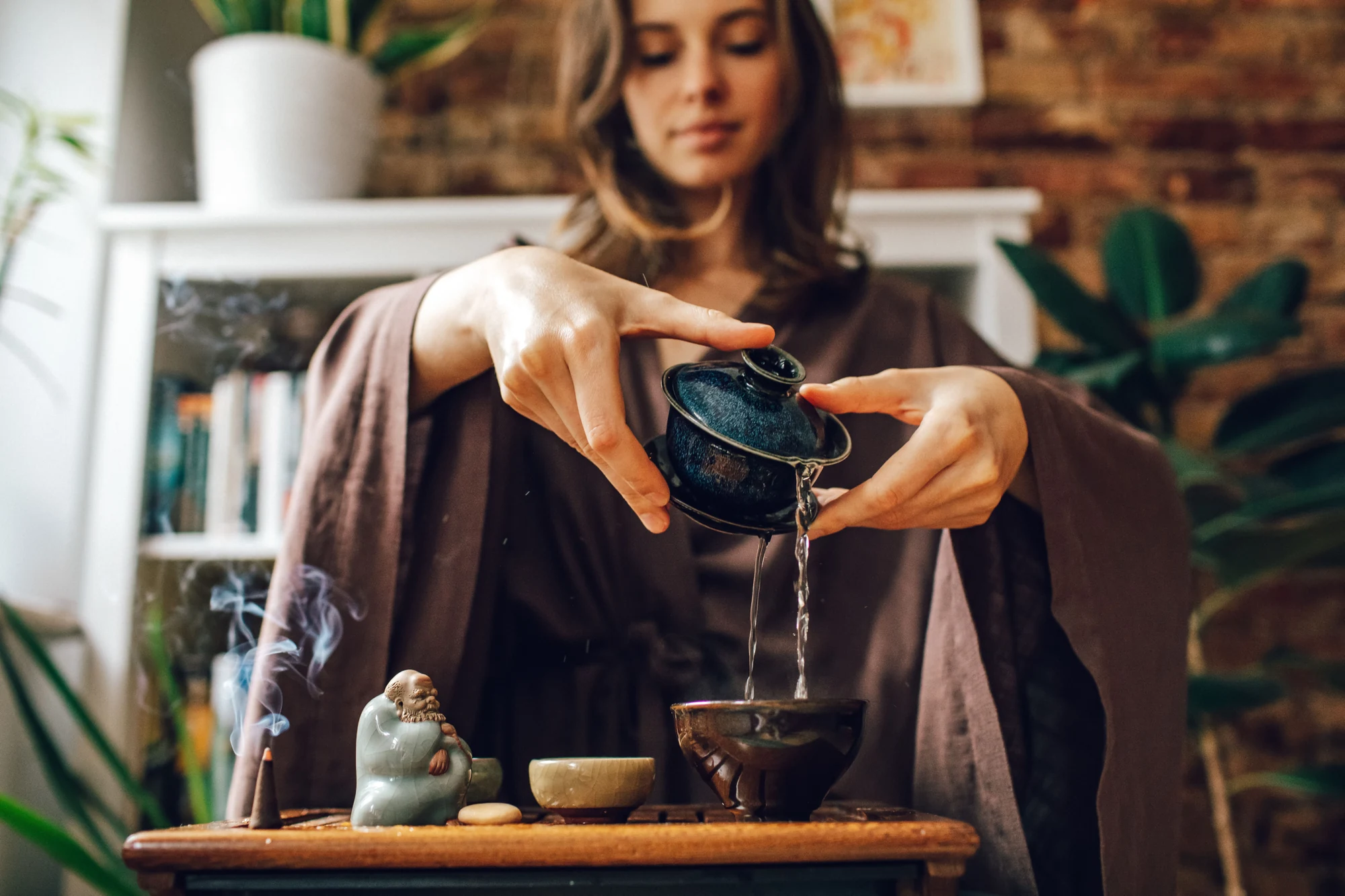 Local Chongqing tea and warm conversation